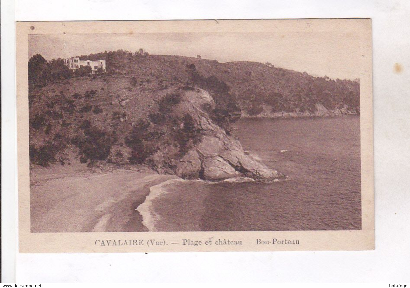 CPA DPT 83 CAVALAIRE, , PLAGE ET CHATEAU - Cavalaire-sur-Mer