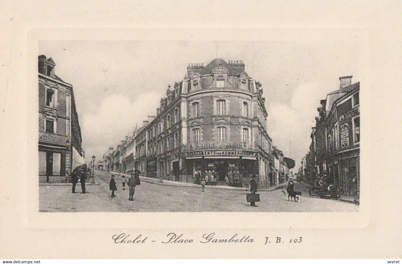 CHOLET. - Place Gambetta. Belle Carte - Cholet
