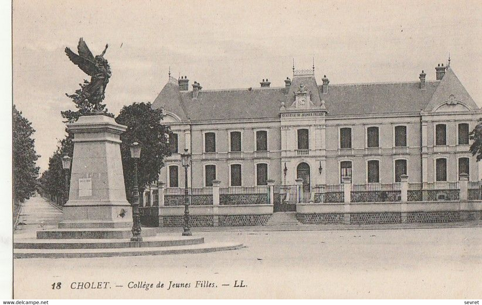 CHOLET. - Collège De Jeunes Filles - Cholet