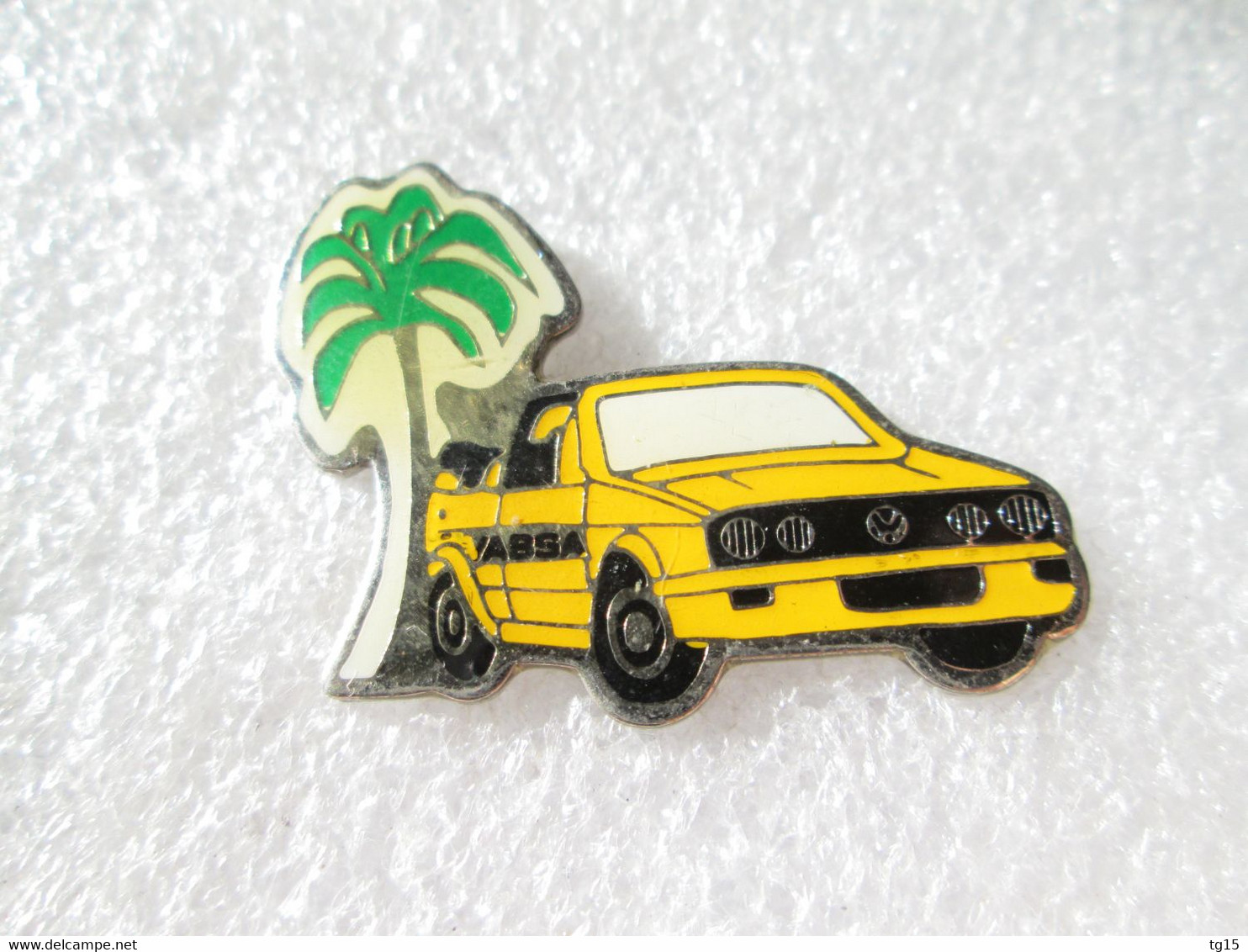 RARE   PIN'S    VOLKSWAGEN  GOLF  CABRIOLET   VABSA - Volkswagen