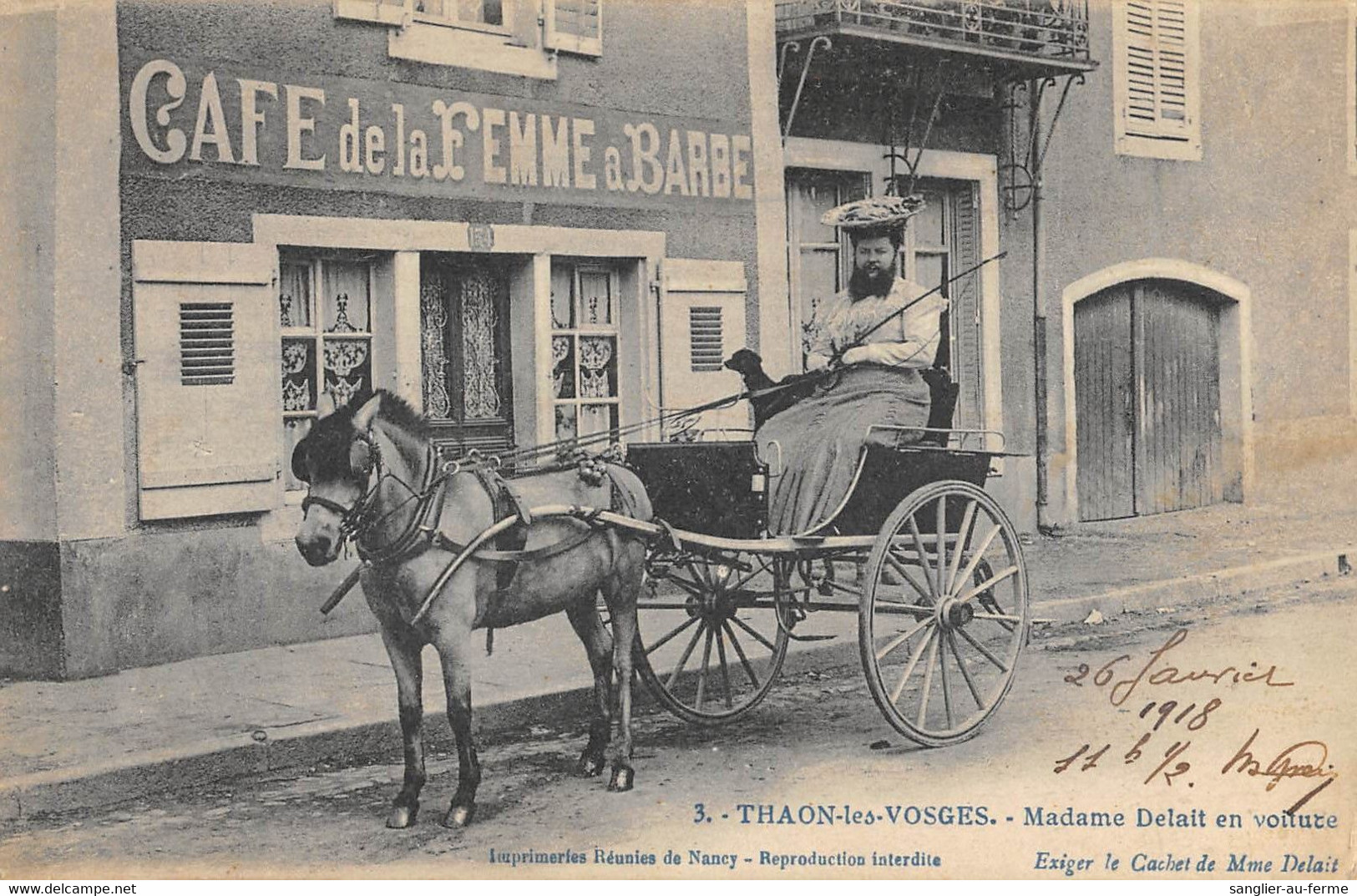 CPA 88 THAON LES VOSGES MADAME DELAIT EN VOITURE FEMME A BARBE - Thaon Les Vosges