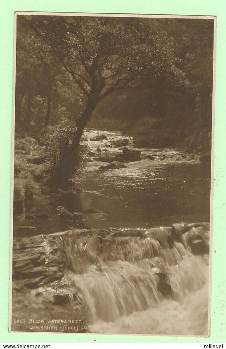 W687 - ANGLETERRE - Below Watersmeet - Lynmouth - Lynmouth & Lynton