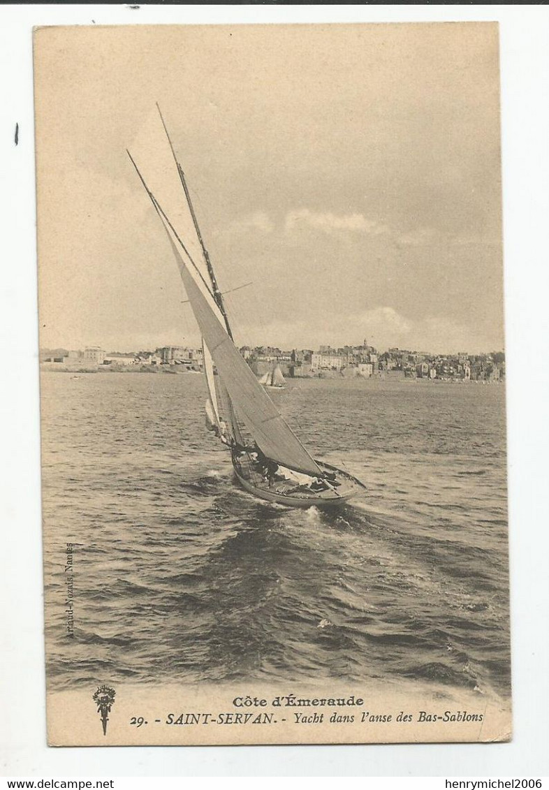 35 Saint Servan Yacht Voilier Dans L'anse Des Bas Sablons - Saint Servan