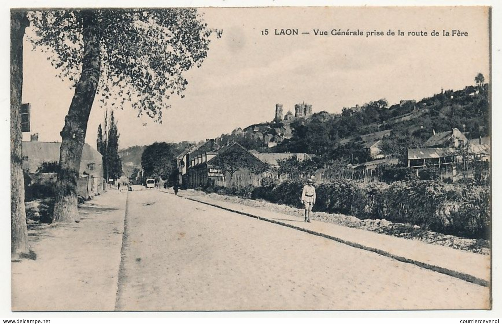 CPA - LAON (Aisne) - Vue Générale Prise De La Route De La Fère - Laon
