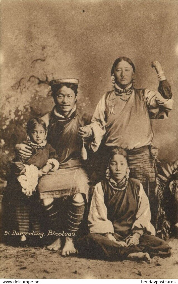 Bhutan, Group Of Native Bhooteas, Necklace Jewelry (1910s) Dalhousie Postcard - Butan