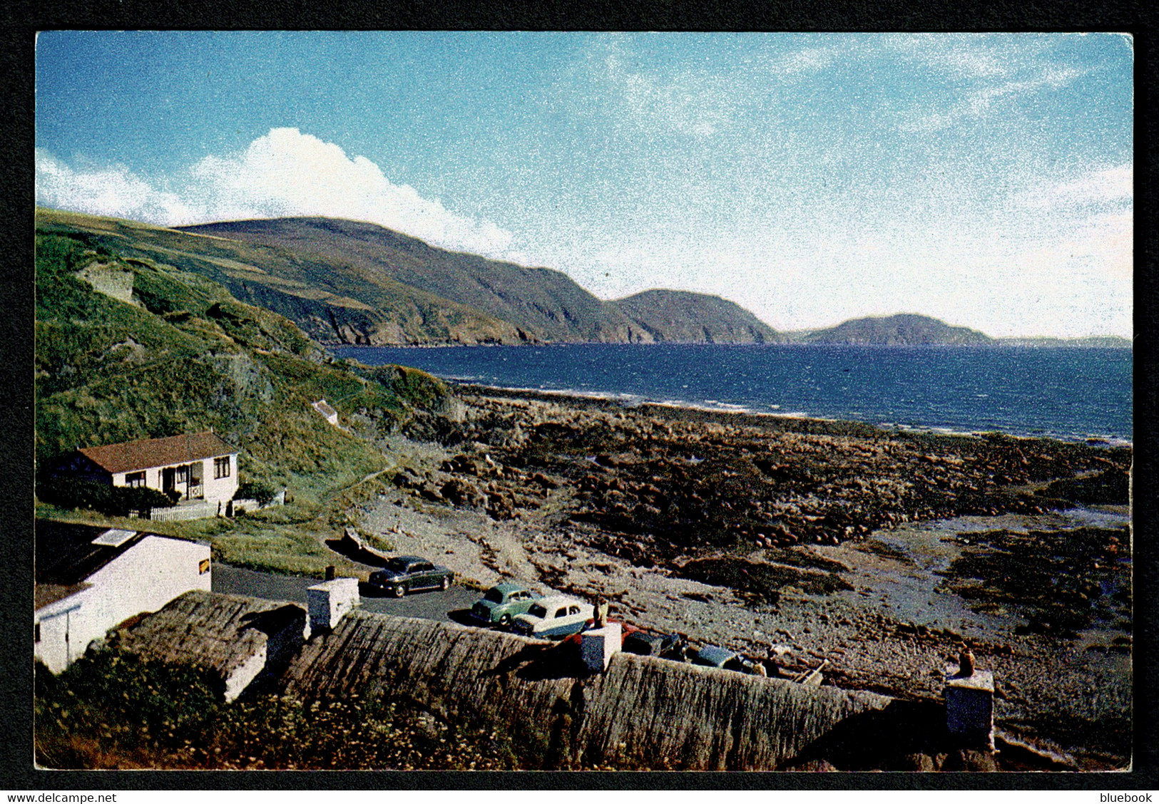 Ref 1576 - Isle Of Man Postcard - Cars At Niarbyl Bay - Isle Of Man