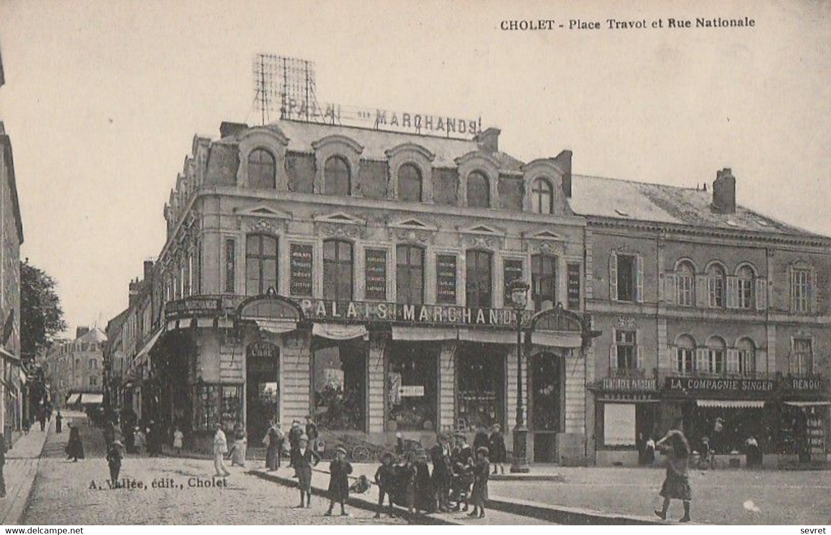 CHOLET. - Place Travot Et Rue Nationale - Cholet