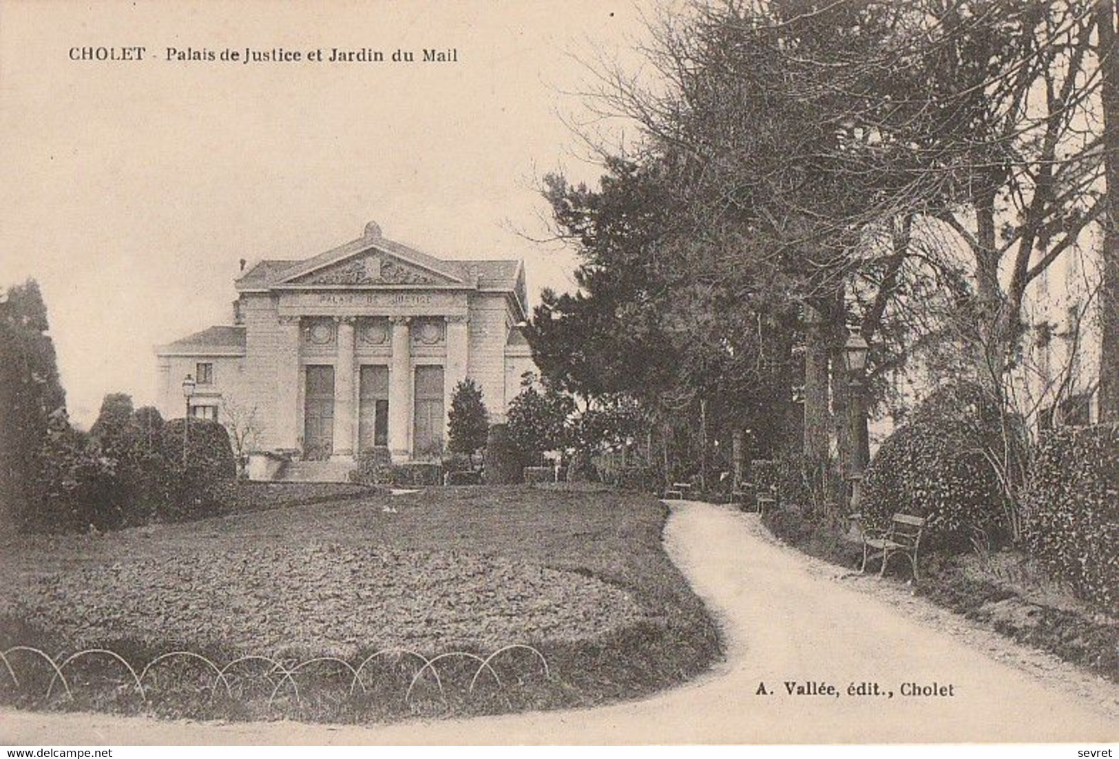 CHOLET. - Palais De Justice Et Jardin Du Mail - Cholet
