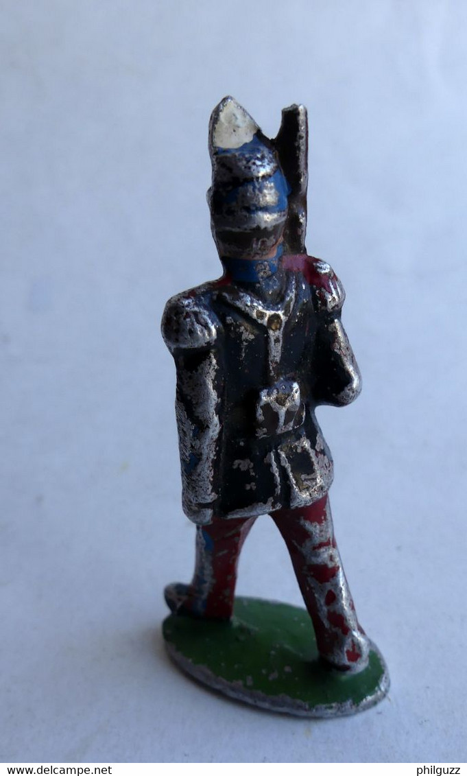 FIGURINE QUIRALU SOLDAT SAINT CYRIEN AU DEFILE Bout Du Fusil Cassé - Quiralu