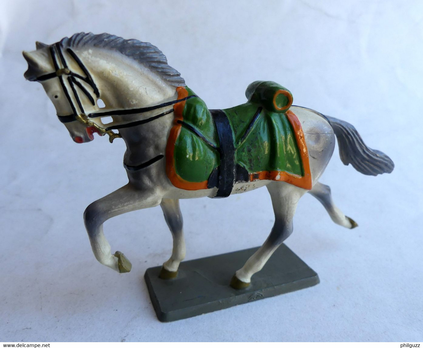 TRES RARE FIGURINE STARLUX EMPIRE Cheval Au Galop Selle Verte Empire Sans Cavaliier Plastique 1/32èm - Starlux