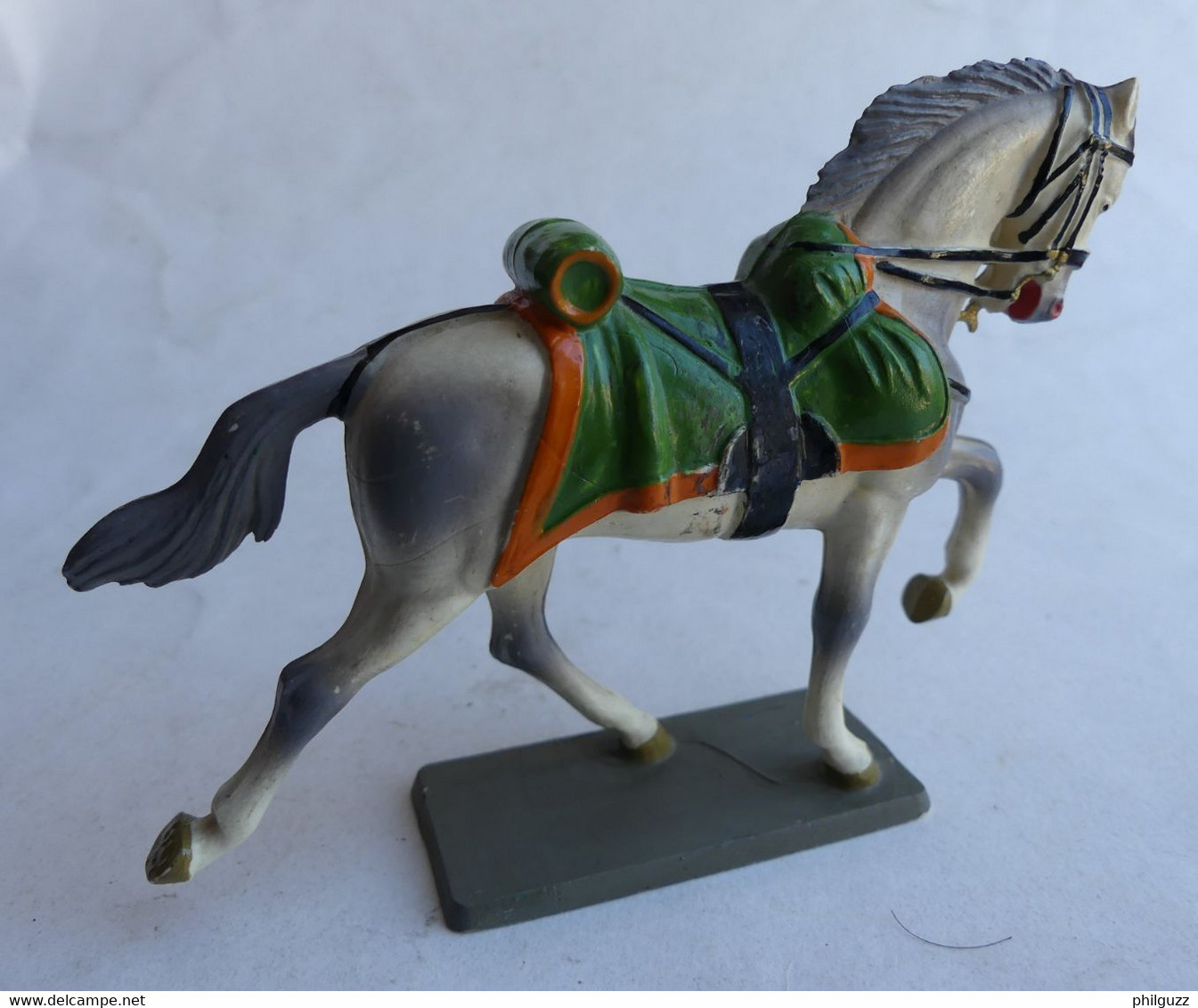 TRES RARE FIGURINE STARLUX EMPIRE Cheval Au Galop Selle Verte Empire Sans Cavaliier Plastique 1/32èm - Starlux