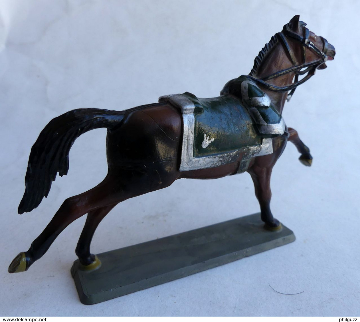 TRES RARE FIGURINE STARLUX EMPIRE CHEVAL Empire Marron Au Galop Selle Bleue Sans Cavaliier Plastique - Starlux