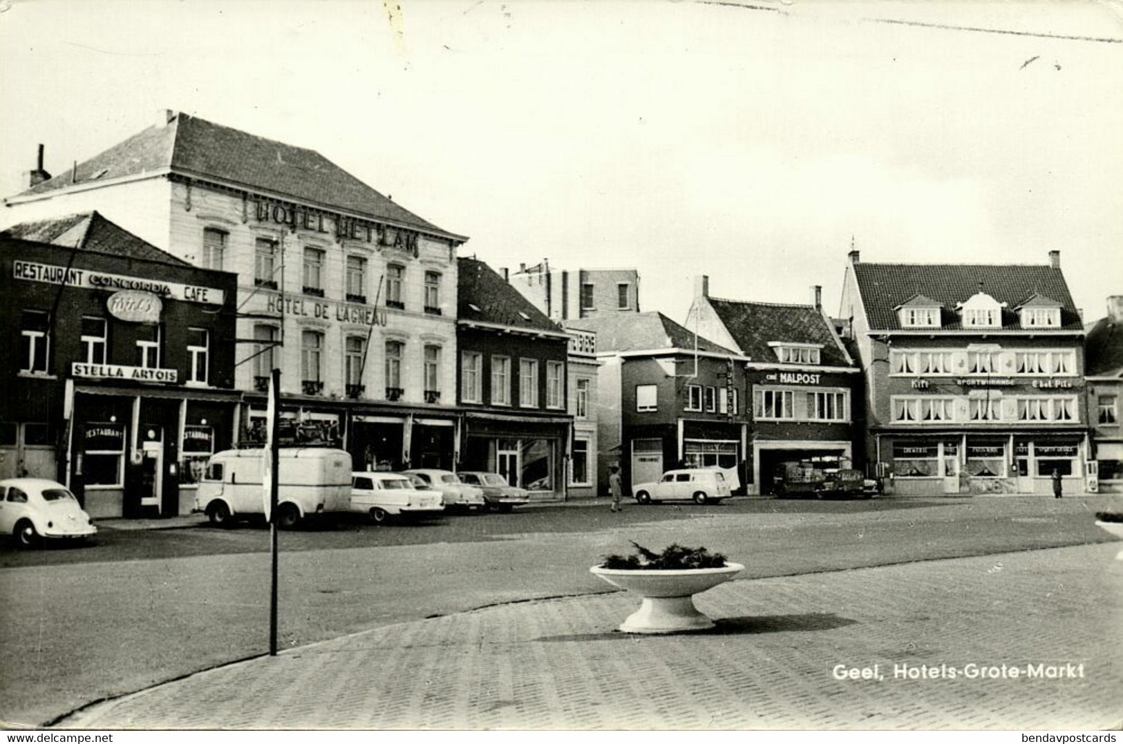 Belgium, GEEL, Grote Markt, Hotels Restaurant, VW Beetle (1971) Postcard, Due To - Geel