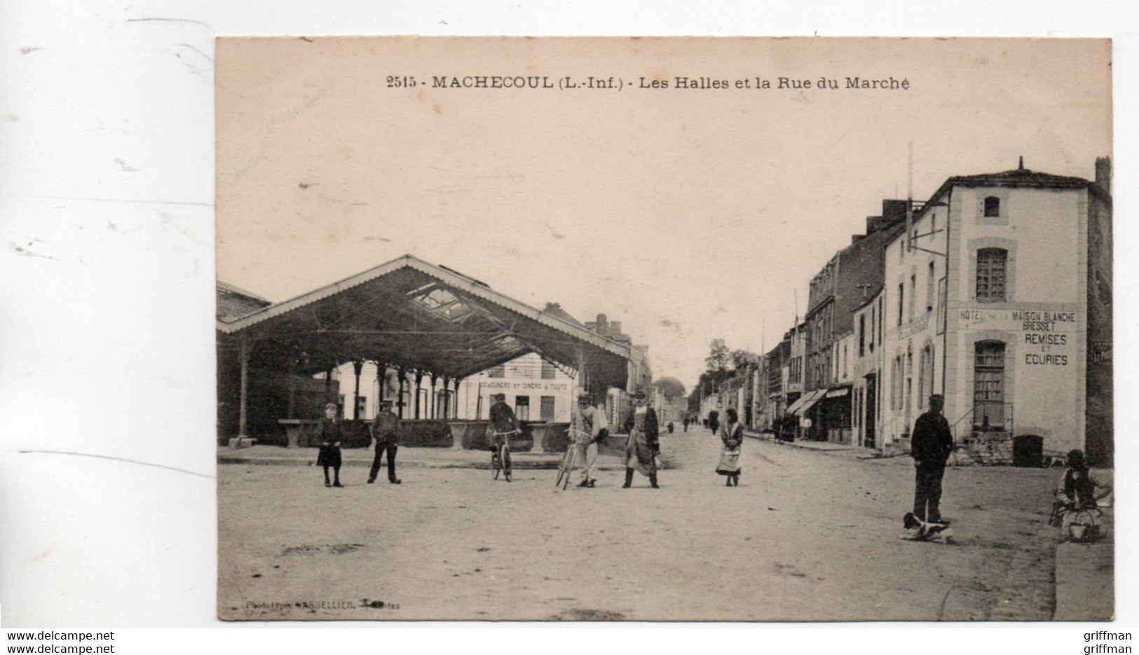 MACHECOUL LES HALLES ET LA RUE DU MARCHE HOTEL DE LA MAISON BLANCHE TBE - Machecoul