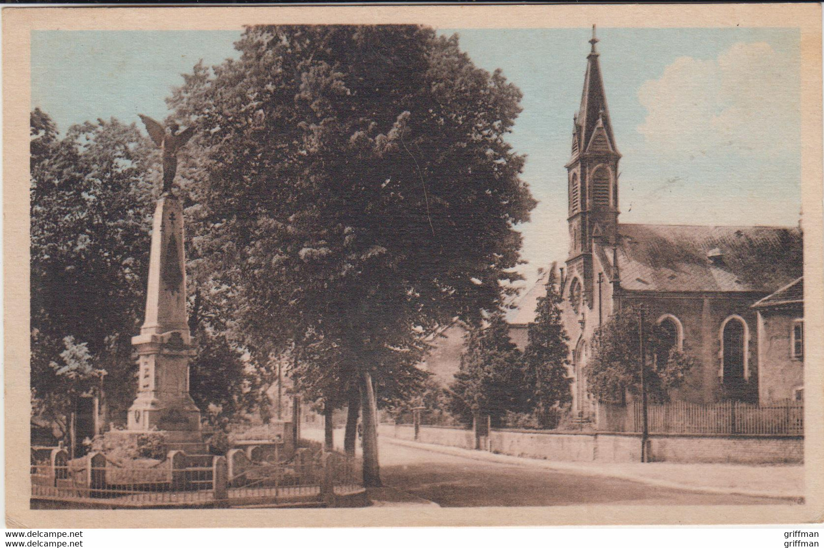 SARRALBE PLACE DE LA LIBERATION MONUMENT AUX MORTS TBE - Sarralbe