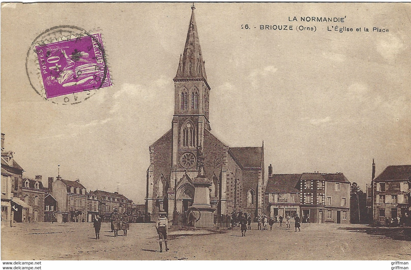 BRIOUZE L'EGLISE ET LA PLACE TBE - Briouze