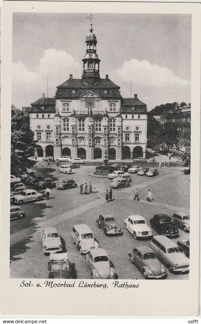 AK Lüneburg, Rathaus, Mit VW Käfer Und Vielen Anderen Geparkten Autos Auf Dem Marktplatz Um 1955 - Lüneburg