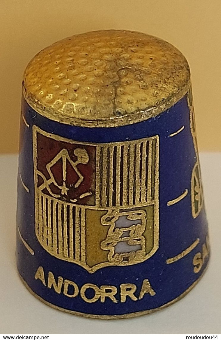 Dé à Coudre De Collection En Laiton - ANDORRA - SANT JOAN DE CASELLES - Thimbles