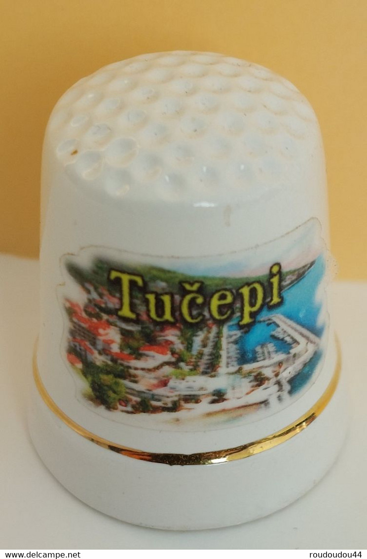 Dé à Coudre De Collection En Porcelaine - TUCEPI - CROATIE - Fingerhüte