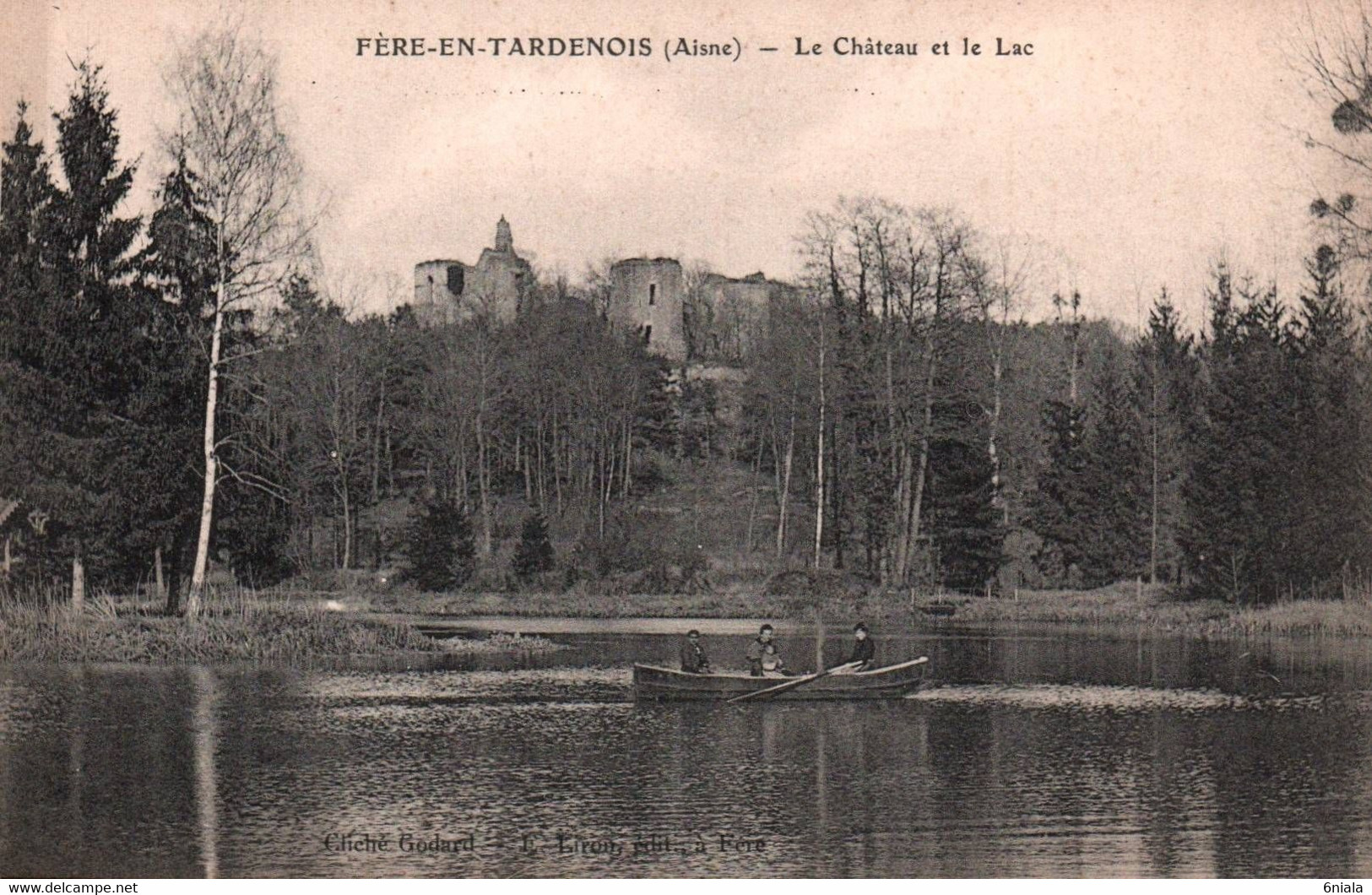 14313   FERE EN TARDENOIS  Le Château Et Le Lac  ( Barque)      (Recto-verso) 02 - Fere En Tardenois