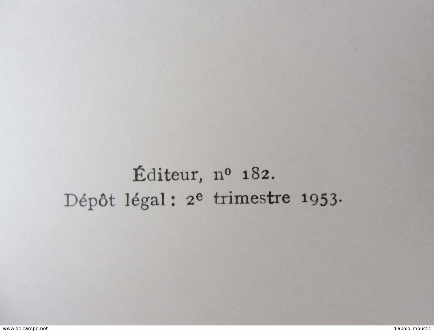 1953   GUYENNE ( Les résiniers , cueillette des truffes, Bergère des Landes); La tour où habitait Montaigne; Etc