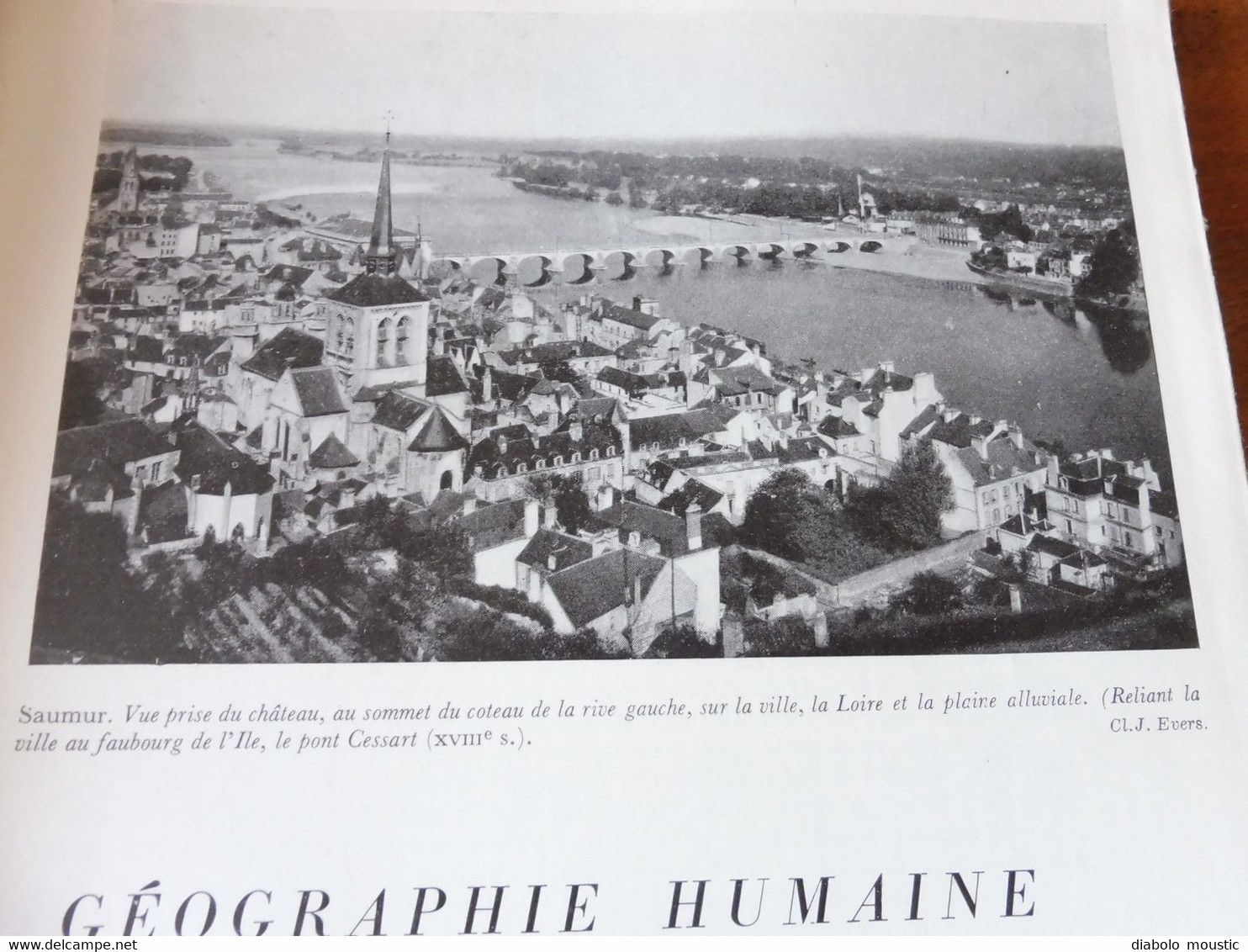 1951   ANJOU  ( Inondation du Val); Durtal, Saumur, Angers, Saint-Florent; Célébrités; Arts; Histoire; Etc