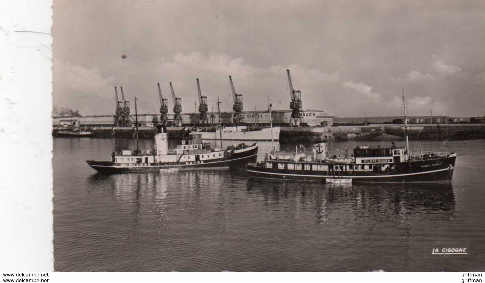 LE HAVRE LES BATEAUX PILOTES DU HAVRE ET DE ROUEN ET LA GARE MARITIME DU QUAI D'ESCALE CPSM 9X14 TBE - Station