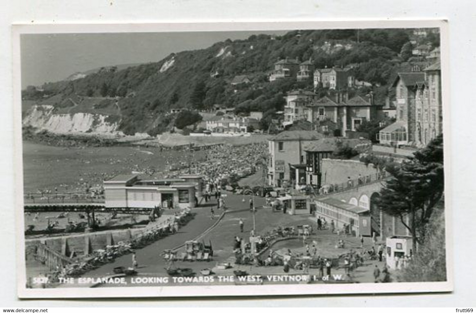 AK 081849 ENGLAND - Ventnor - The Esplanade - Looking Towards The West - Ventnor