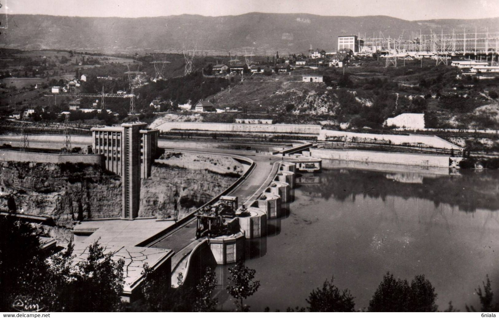 14333  GENISSIAT Le Barrage, Vue D'Ensemble, Bâtiment Administratif      (Recto-verso) 01 - Génissiat