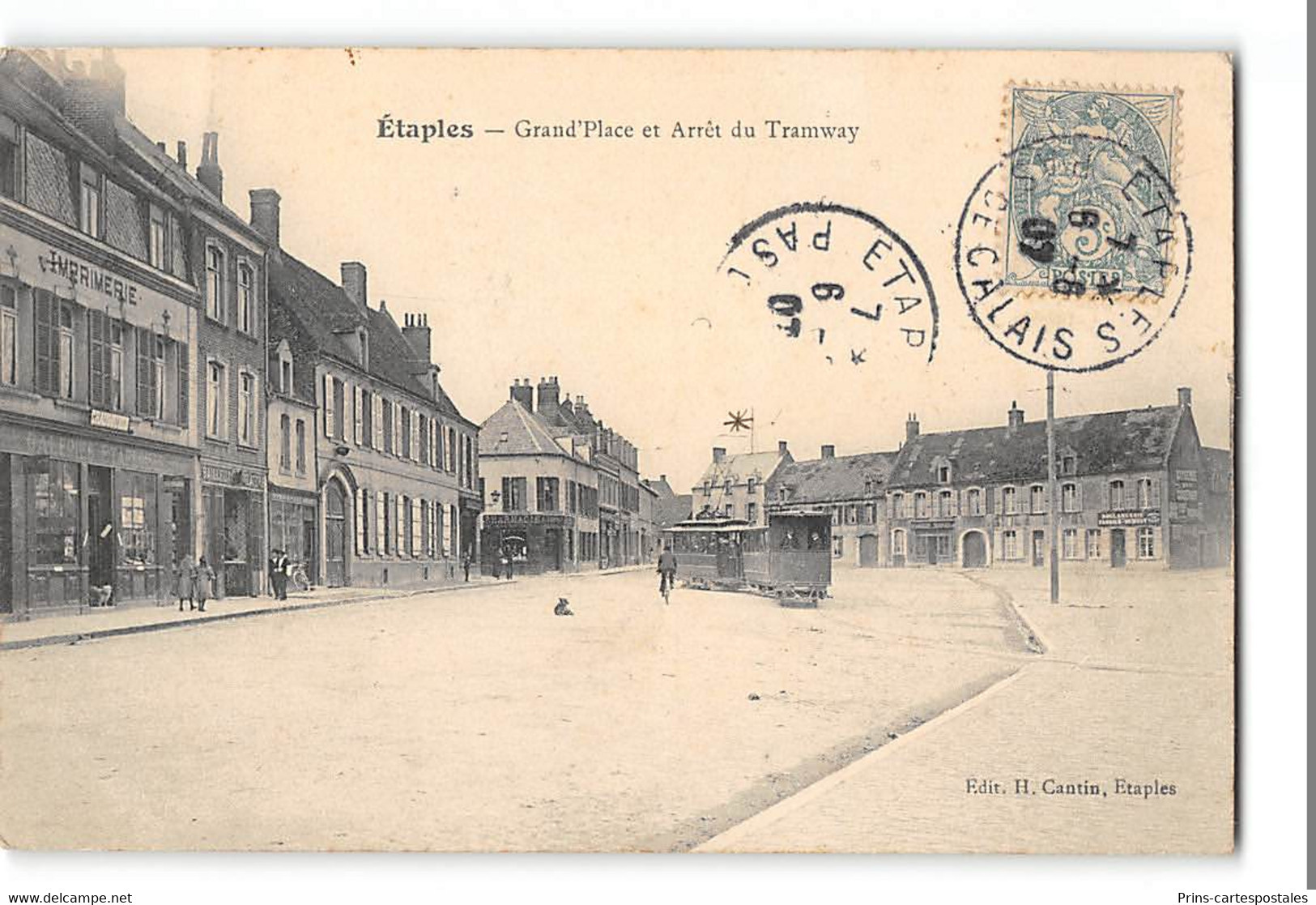 CPA 62 Etaples La Grand Place Et Le Tramway - Etaples