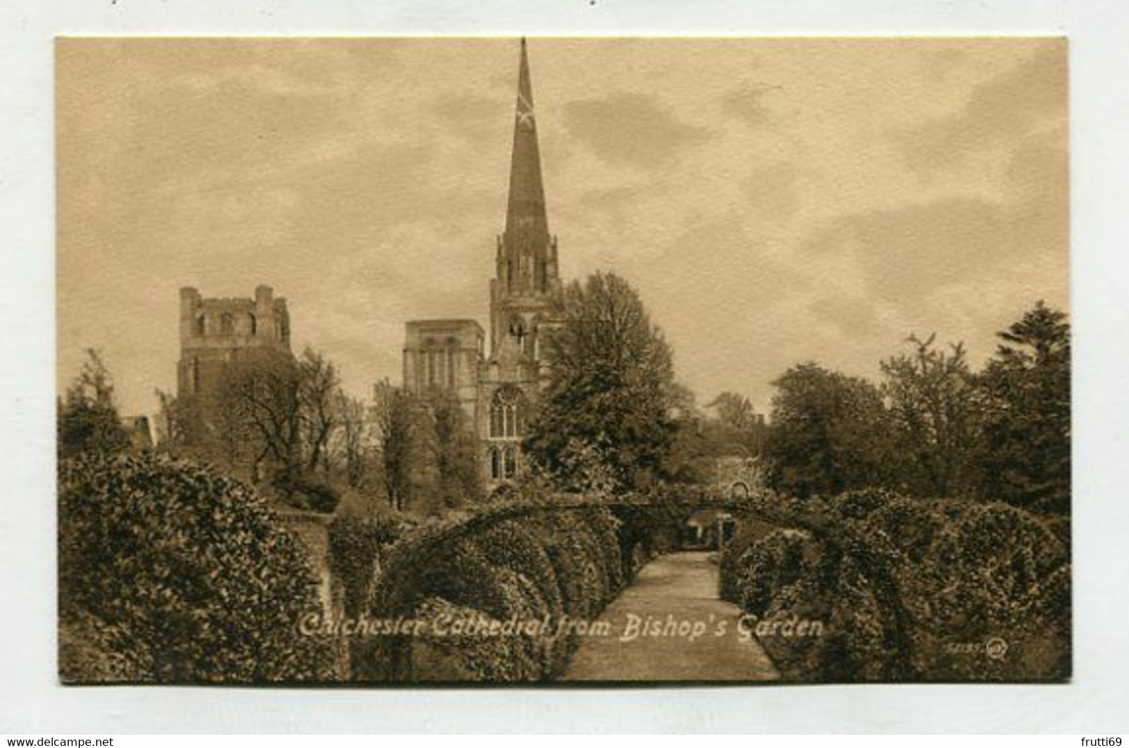 AK 081896 ENGLAND - Chichester Cathedral - Bishop's Garden - Chichester