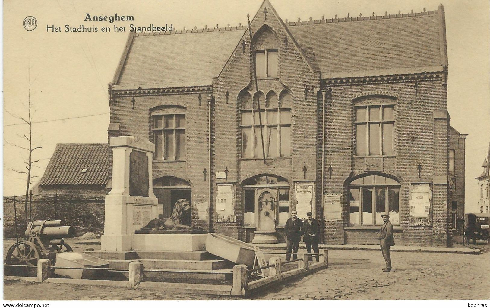 ANSEGHEM - ANZEGEM : Het Stadhuis En Het Standbeeld - Anzegem