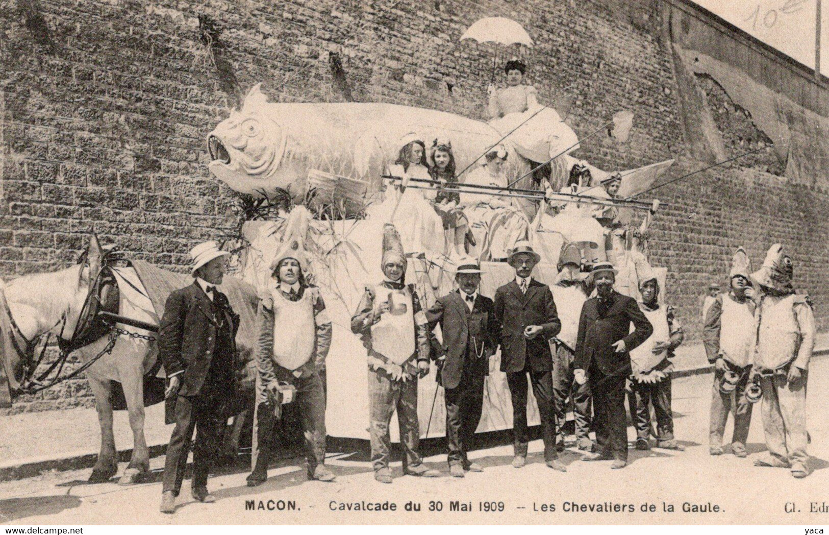 Macon Cavalcade 1909  Les Chevaliers De La Gaule  Pêche Poisson - Carnaval