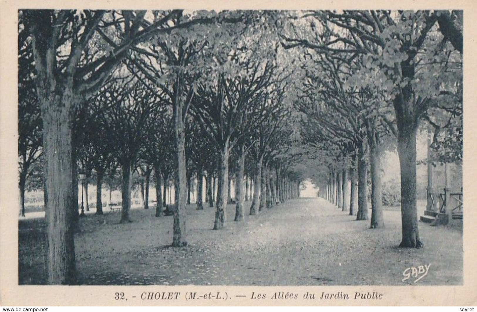 CHOLET. - Les Allées Du Jardin Public. Cliché RARE - Cholet