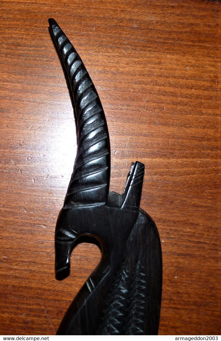 ANCIENNE SCULPTURE EN EBENE DU GABON UNE ANTILOPE GAZELLE 30.5 CM TBE