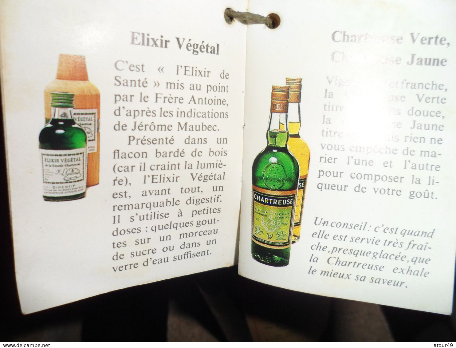 3  BOUTEILLES CHARTREUSE  OUVERTE 2 NIVEAU HAUT 2 VERTE 1 JAUNE AVEC 1 CARNET CHARTREUSE .VOIRON