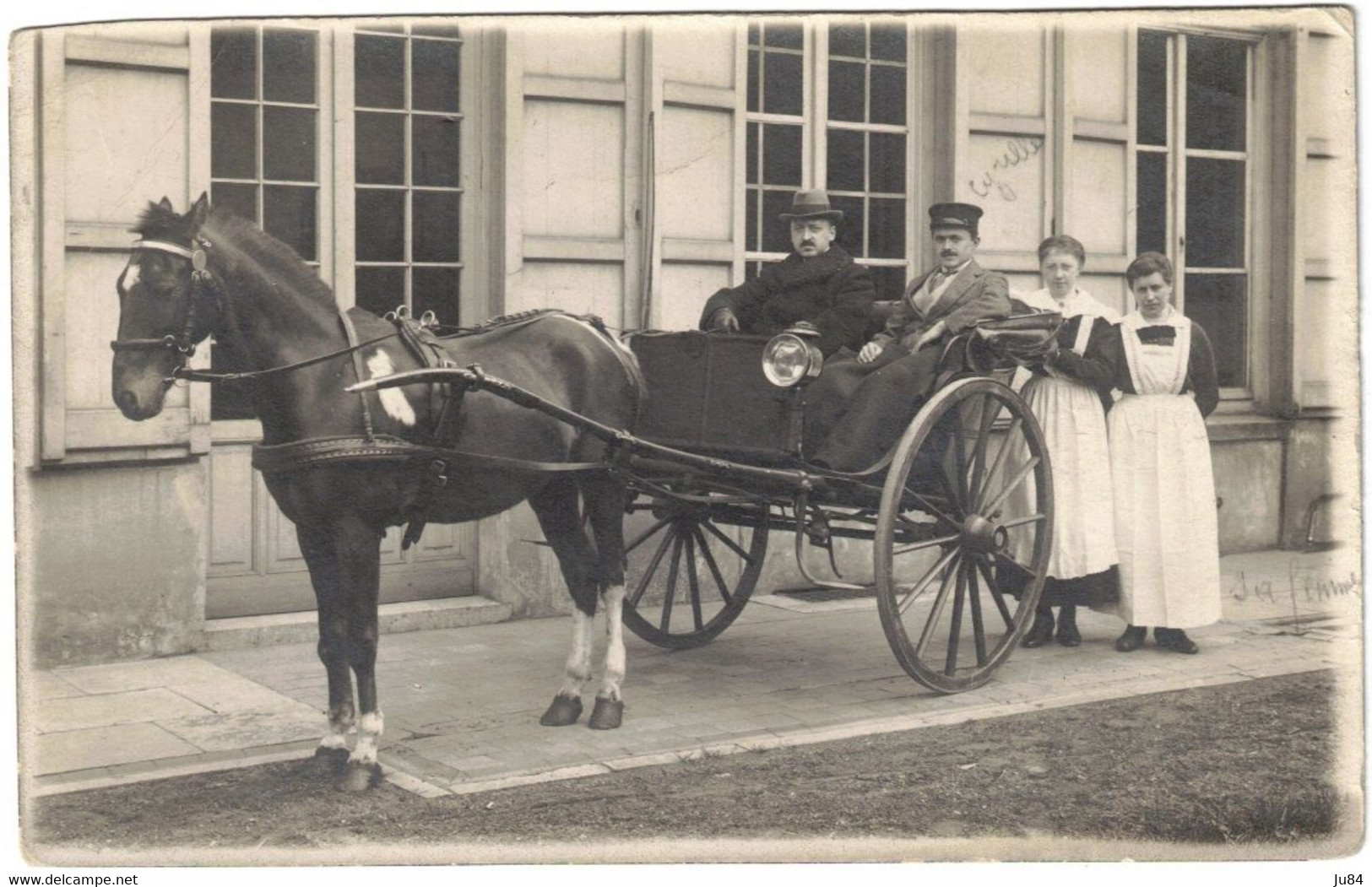 Carte Postale Photo - Fiacre - Taxi -  Famille - Belle Photo - Cheval - Taxis & Fiacres
