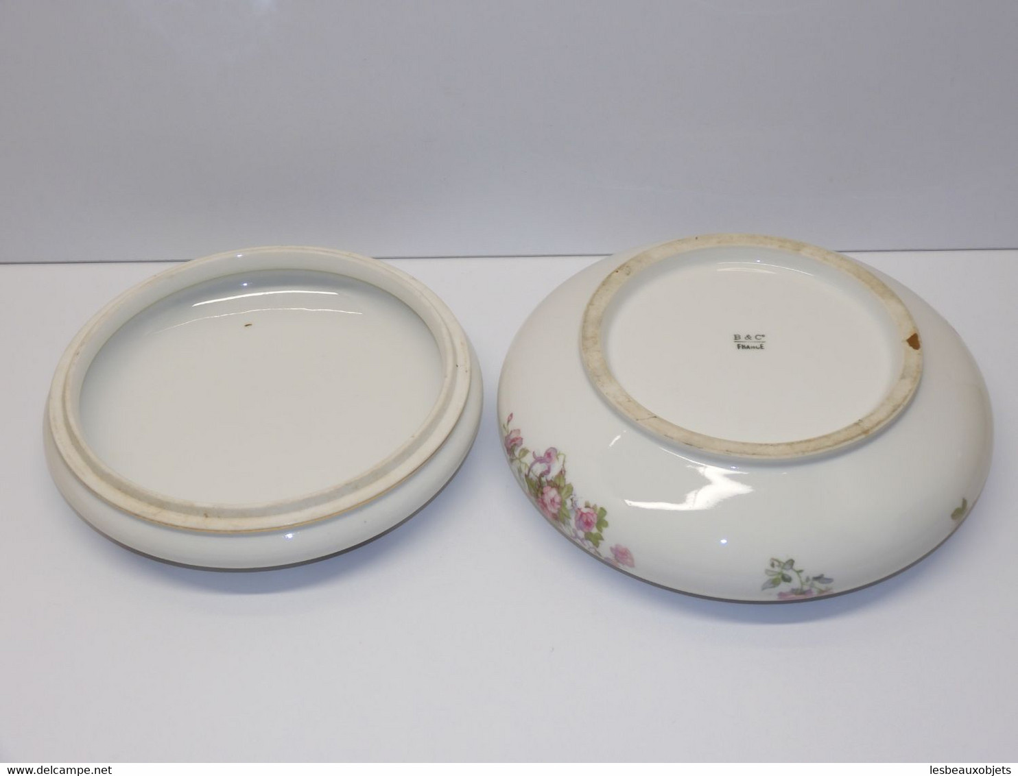 *BELLE IMPORTANTE BOITE à BIJOUX BONBONNIERE PORCELAINE LIMOGES décor ROSES XX  E