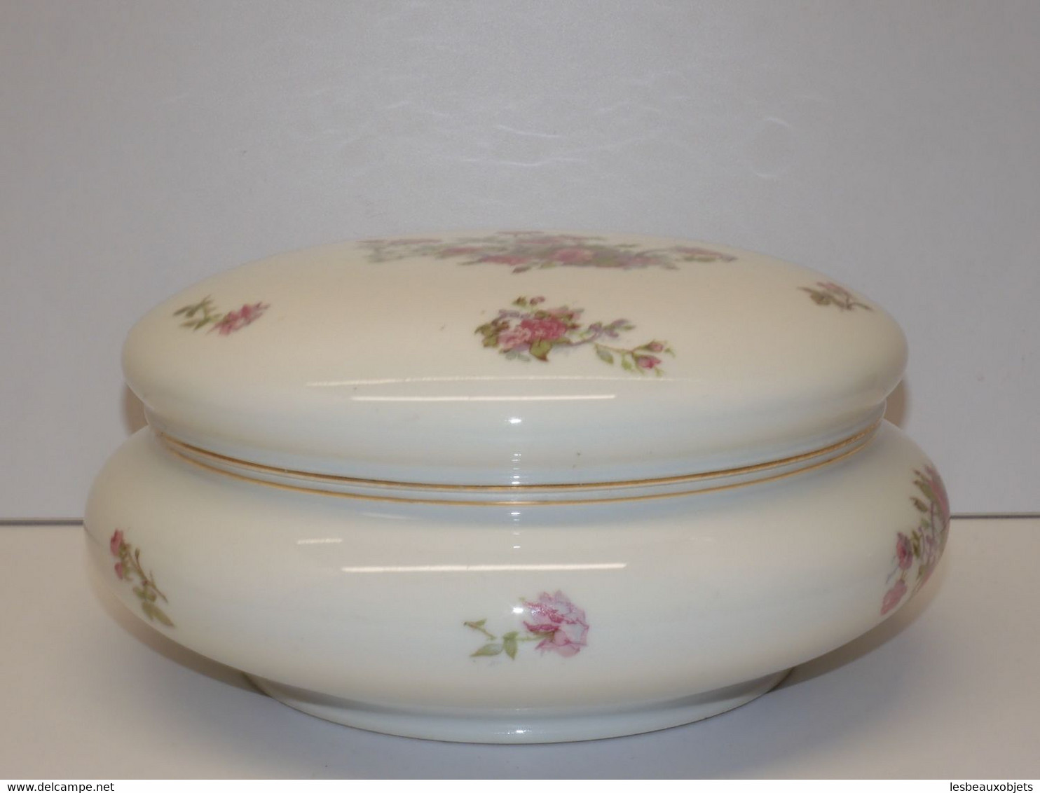 *BELLE IMPORTANTE BOITE à BIJOUX BONBONNIERE PORCELAINE LIMOGES décor ROSES XX  E