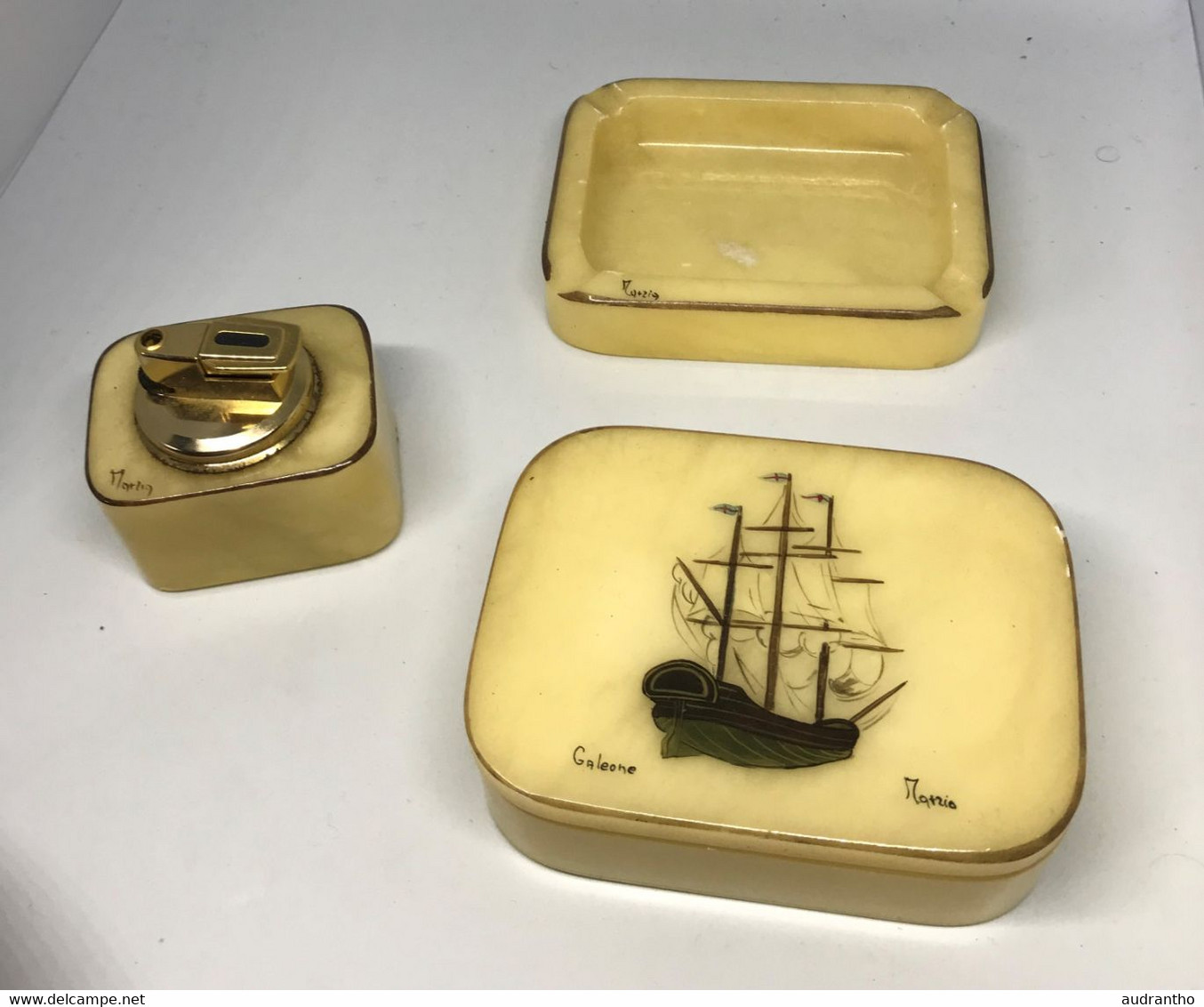 Coffret Vintage Bâteau Galeone Matria ? Briquet Cendrier Et Pot à Tabac ? Couvercle En Pierre Blanche - Asbakken