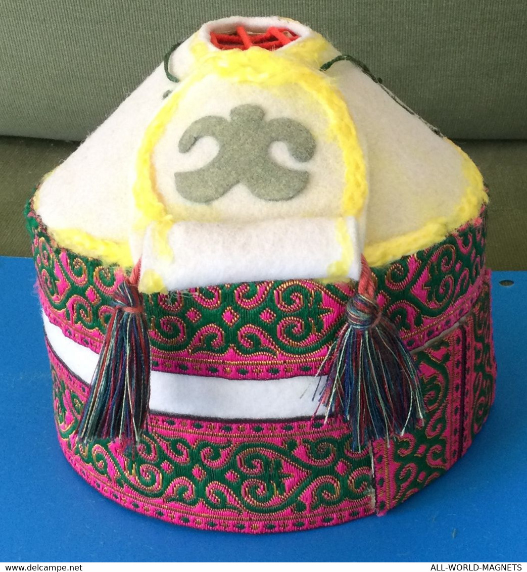 Vintage Decorative Felt Fabric Kyrgyzstan Yurta Box With Lid, From Kyrgyzstan - Art Oriental