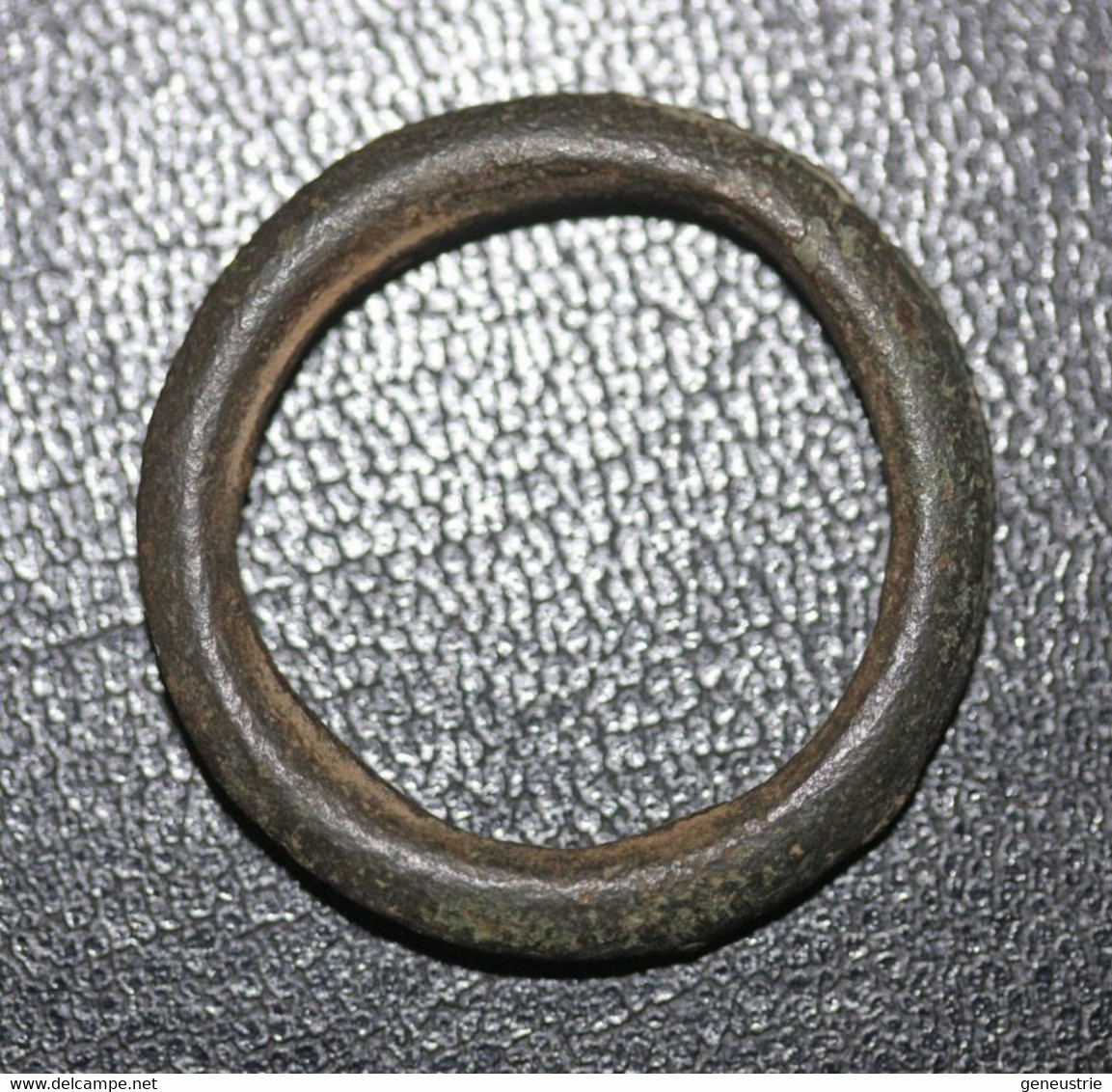 Rouelle Anneau De Bronze Pré-monétaire Gaulois Ex-voto - Rouelle - Pre Coinage Celtic Ring Money 33mm - Gauloises