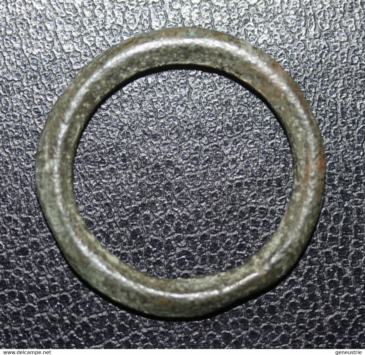 Rouelle Anneau De Bronze Pré-monétaire Gaulois Ex-voto - Rouelle - Pre Coinage Celtic Ring Money 27.5mm - Gauloises