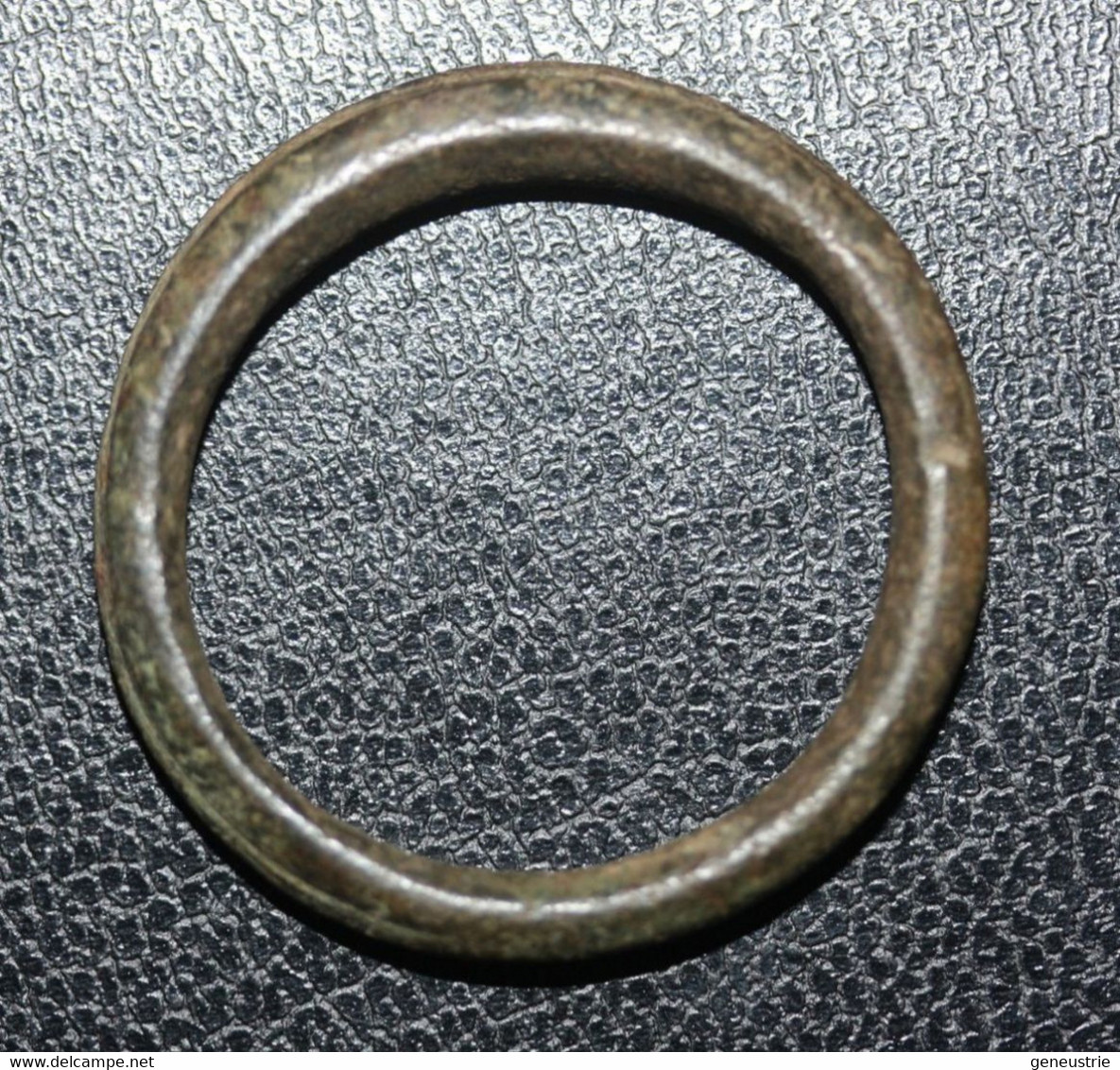 Rouelle Anneau De Bronze Pré-monétaire Gaulois Ex-voto - Rouelle - Pre Coinage Celtic Ring Money 28mm - Gauloises