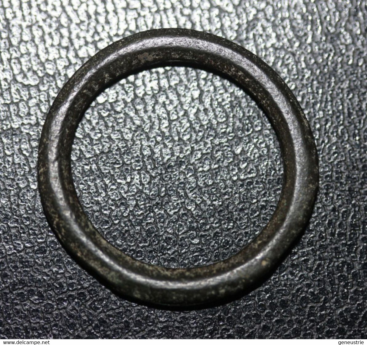 Rouelle Anneau De Bronze Pré-monétaire Gaulois Ex-voto - Rouelle - Pre Coinage Celtic Ring Money 27mm - Gauloises