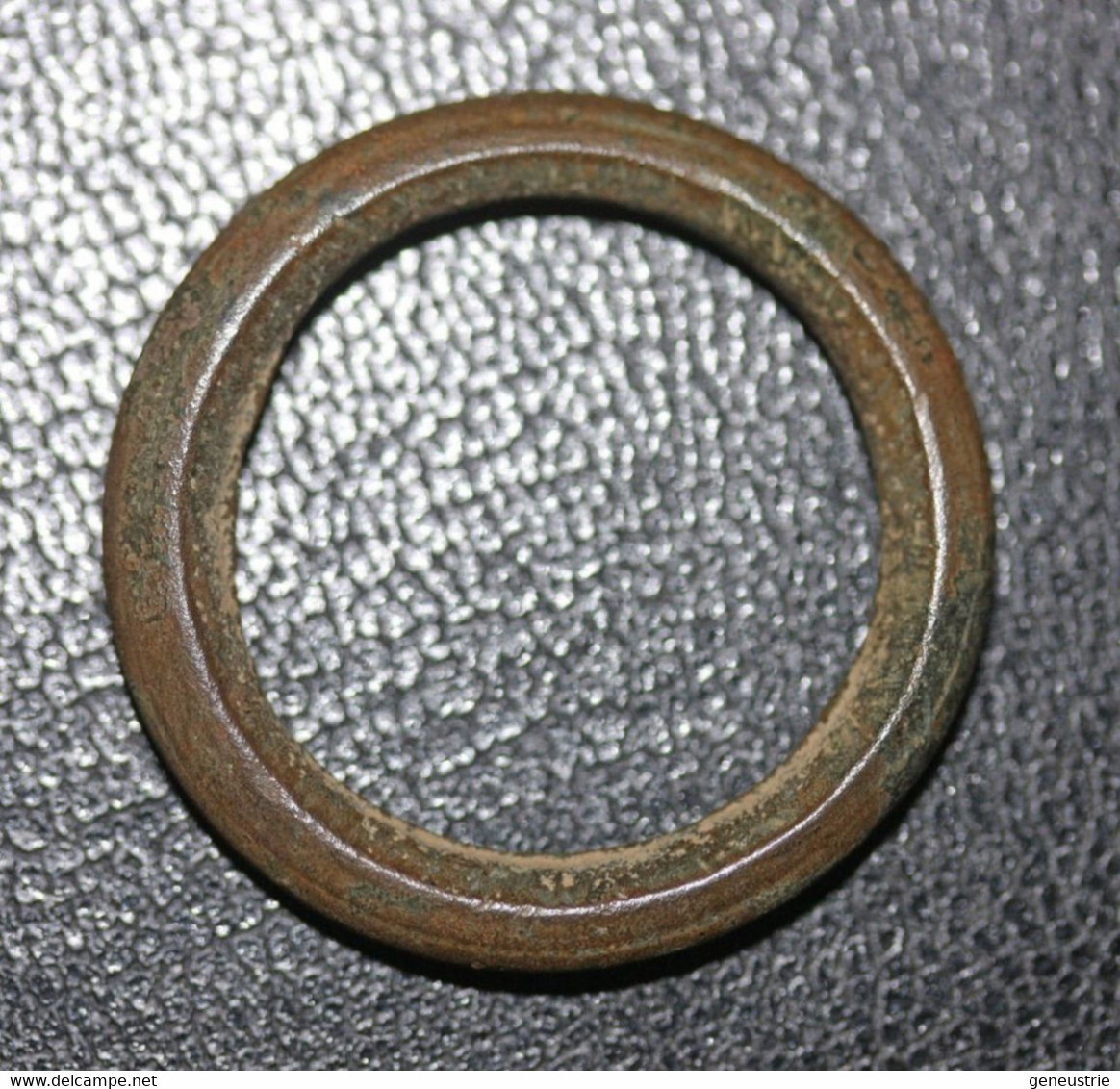 Rouelle Anneau De Bronze Pré-monétaire Gaulois Ex-voto - Rouelle - Pre Coinage Celtic Ring Money 33mm - Gauloises