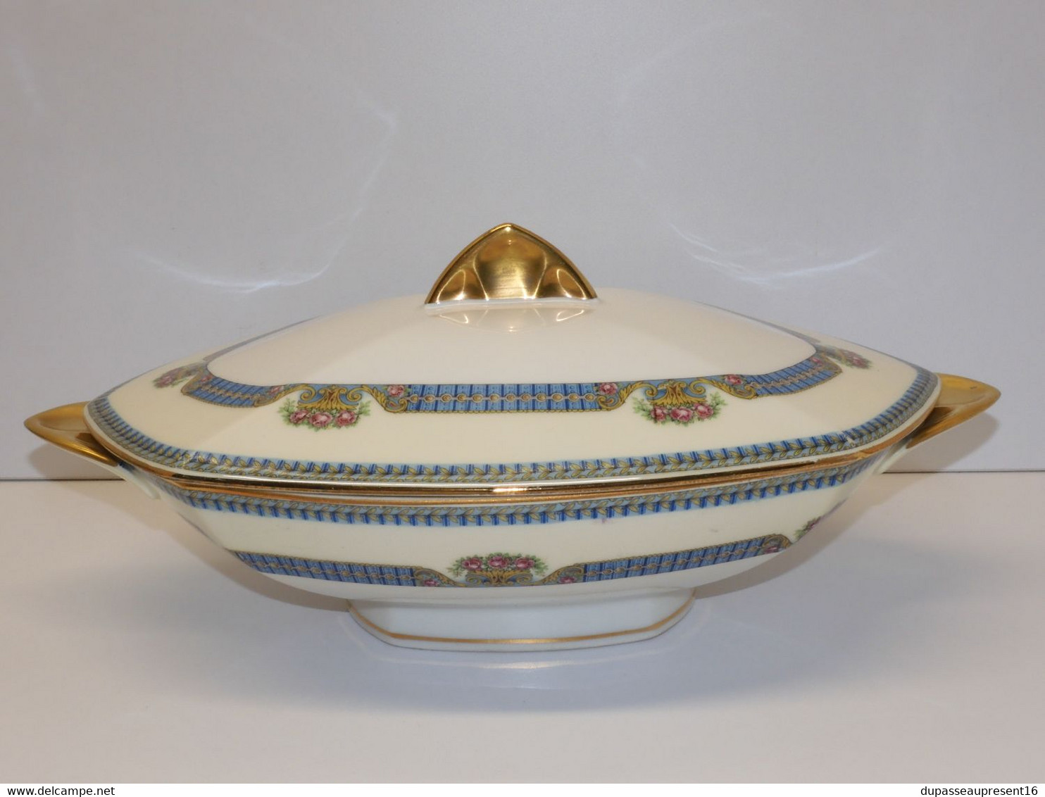 *TRES JOLI ANCIEN LEGUMIER PORCELAINE LIMOGES JB France (JEAN BOYER) Dorures  E - Limoges (FRA)