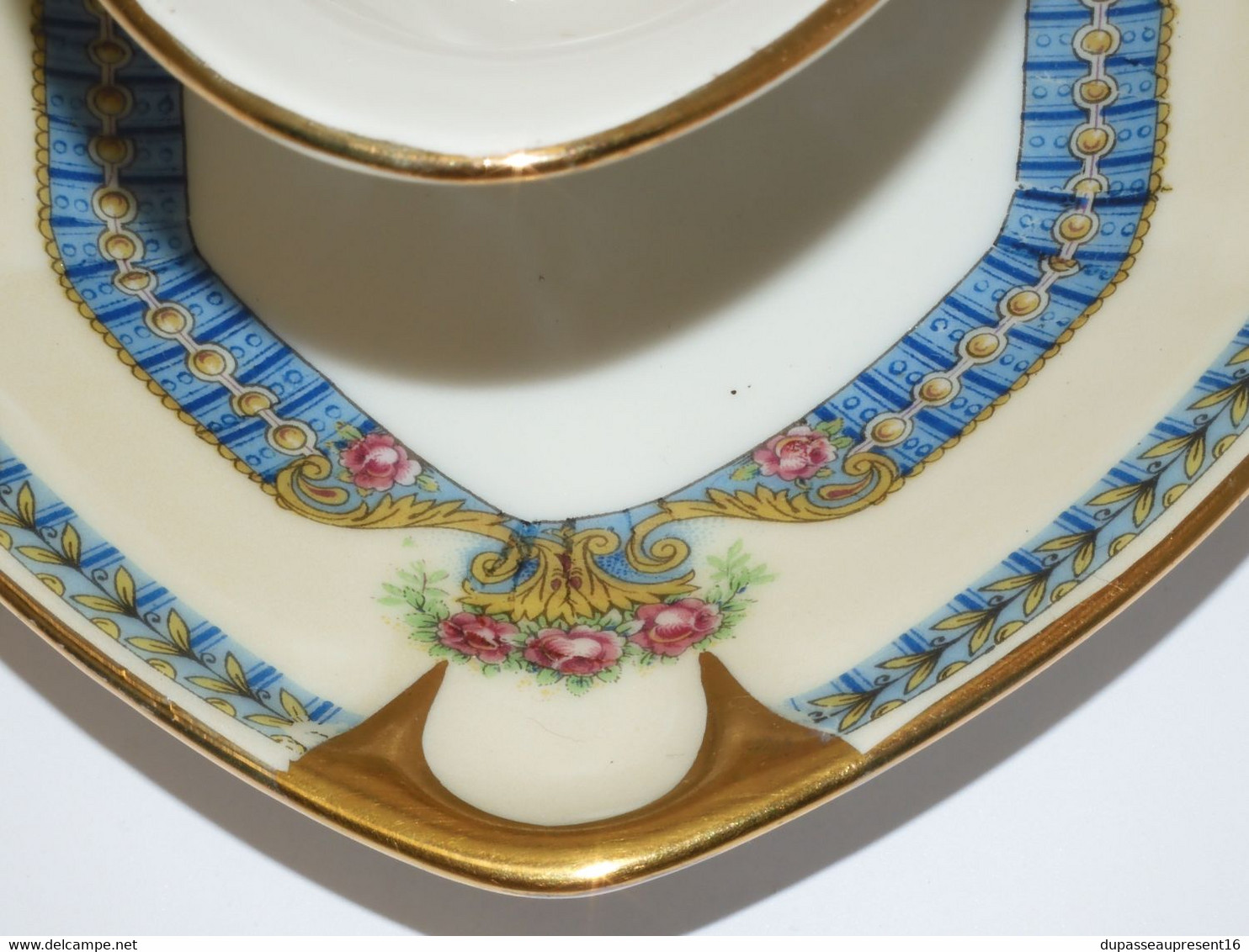 * JOLIE ANCIENNE SAUCIERE PORCELAINE LIMOGES JB France (JEAN BOYER) dorures  E