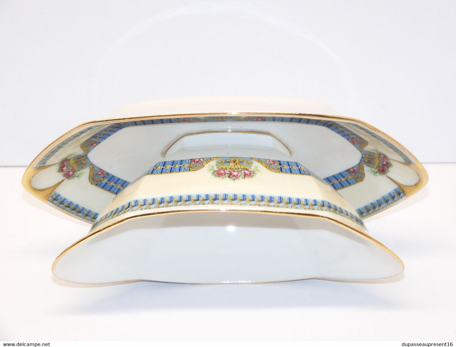 * JOLIE ANCIENNE SAUCIERE PORCELAINE LIMOGES JB France (JEAN BOYER) dorures  E