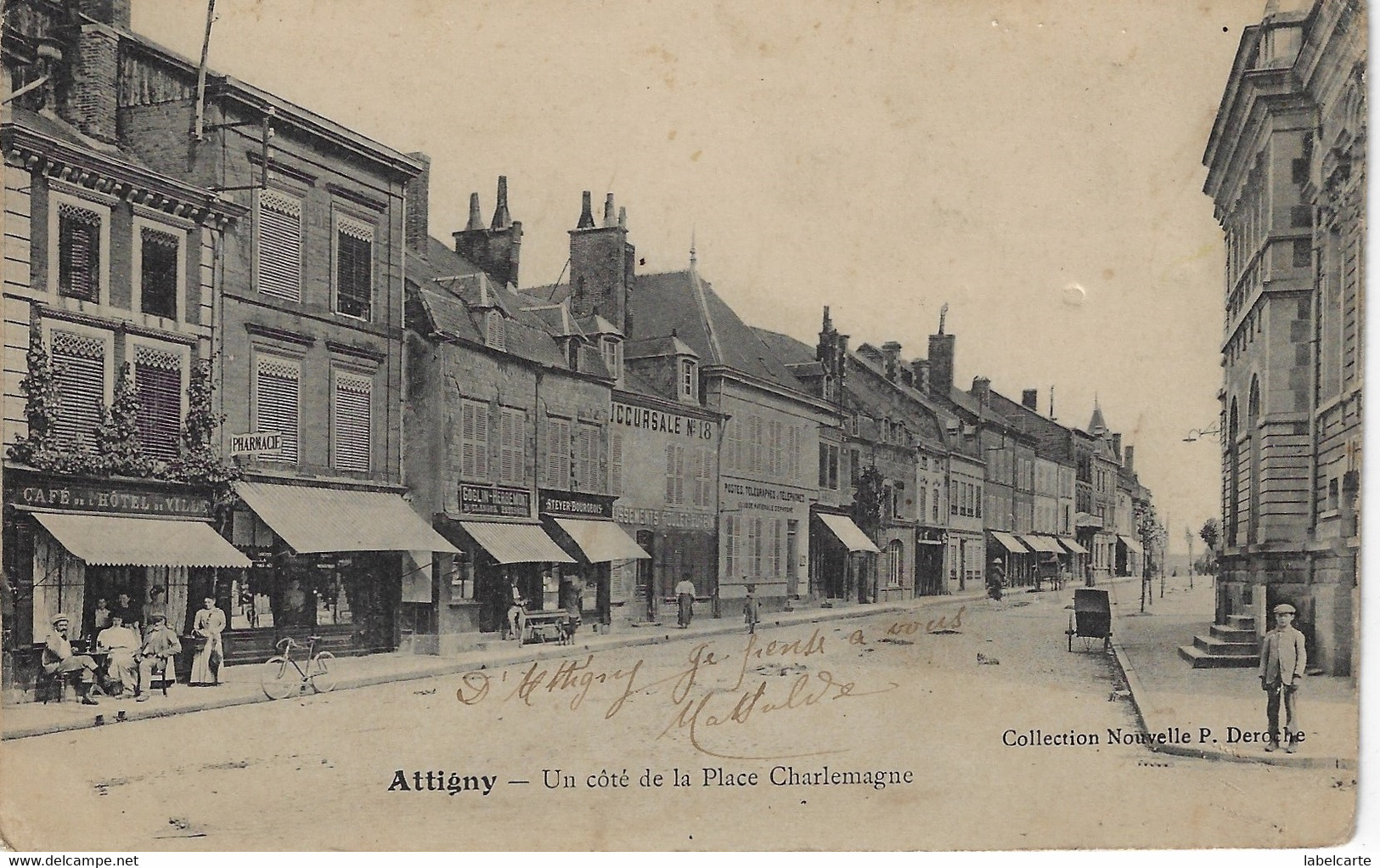 ARDENNES 08. ATTIGNY  UN COTE DE LA PLACE CHARLEMAGNE - Attigny